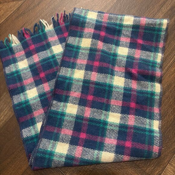 Woolrich Accessories - Vintage Woolrich USA Wool Blend Plaid Fringe Scarf